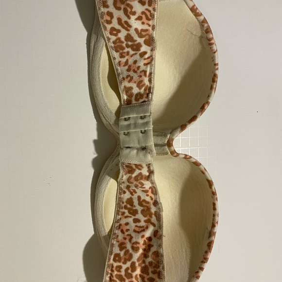 Victoria’s Secret Lined Strapless Bra - Picture 2 of 4